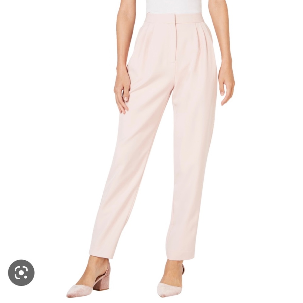 Obsessed with these pants! Color is perfect & the silk strip is ♥️